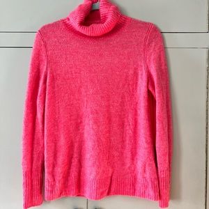 Super COZY, WARM turtleneck.